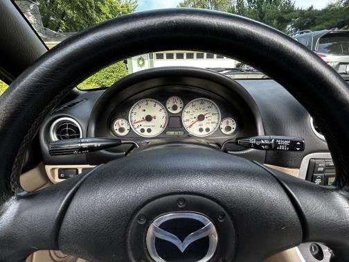2003 Mazda MX-5 Miata SE