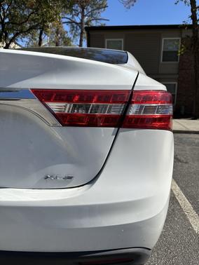 White 2013 Toyota Avalon XLE Premium