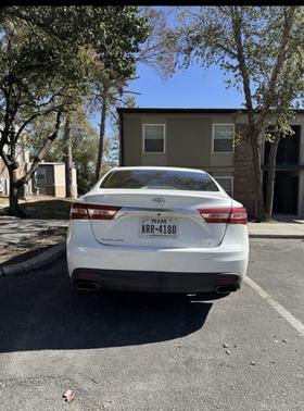 White 2013 Toyota Avalon XLE Premium