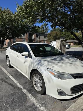 White 2013 Toyota Avalon XLE Premium