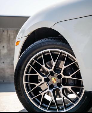 2018 Porsche Macan Sport Edition