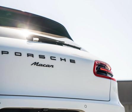 2018 Porsche Macan Sport Edition