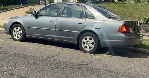 2000 Toyota Avalon XLS