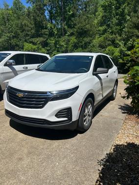 White 2022 Chevrolet Equinox LS