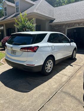 White 2022 Chevrolet Equinox LS
