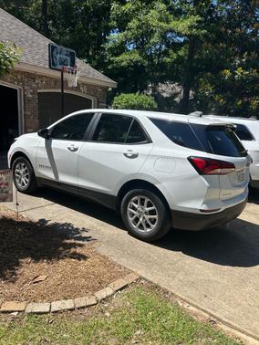 White 2022 Chevrolet Equinox LS