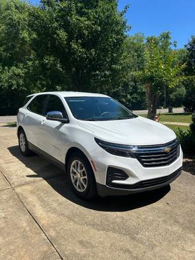 White 2022 Chevrolet Equinox LS