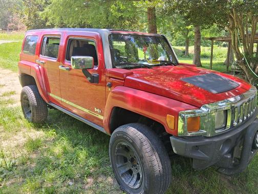 Red 2006 Hummer H3 Base
