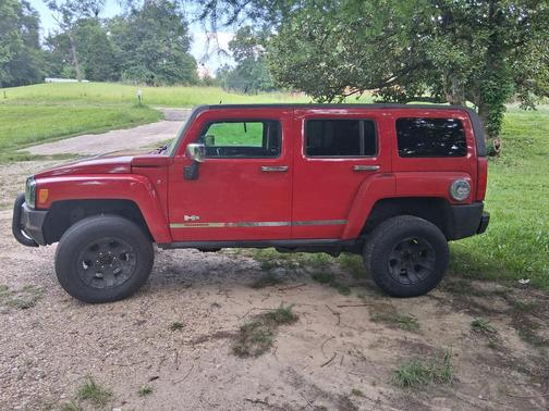 Red 2006 Hummer H3 Base