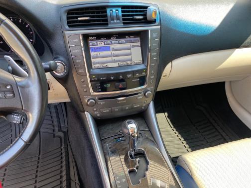 Photo 5 of 12 of 2010 Lexus IS 250C Base