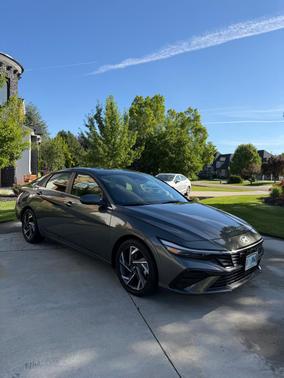 Gray 2025 Hyundai ELANTRA SEL Convenience