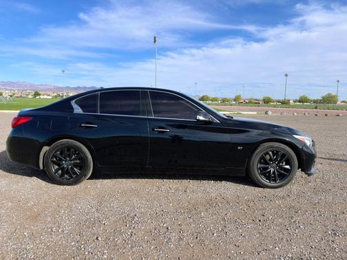 Black 2015 INFINITI Q50 Premium