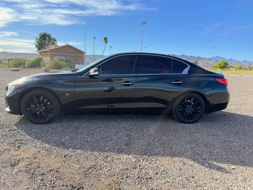 Black 2015 INFINITI Q50 Premium