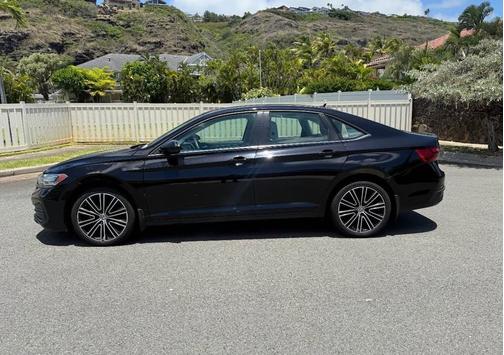 Black 2022 Volkswagen Jetta 1.4T SE