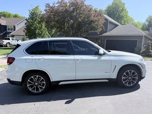White 2017 BMW X5 xDrive35i