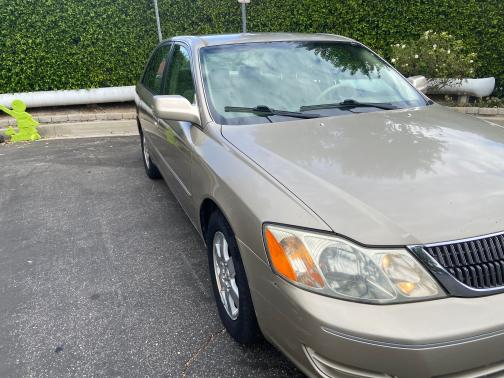 2000 Toyota Avalon XL