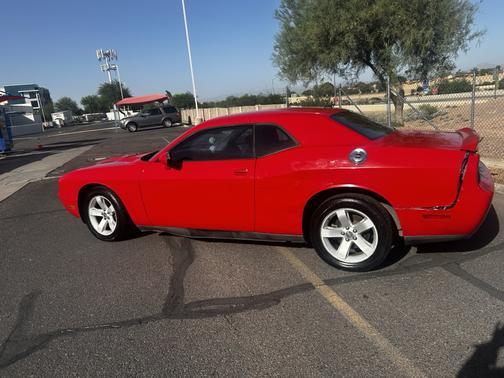 Red 2014 Dodge Challenger SXT