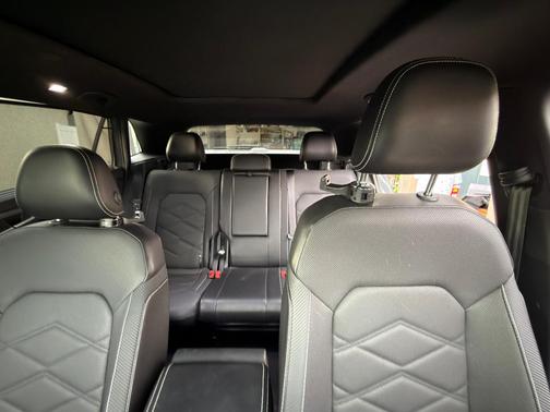 Gray 2024 Volkswagen Atlas Cross Sport 2.0T SE w/Technology