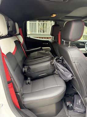 White 2024 GMC Canyon AT4X