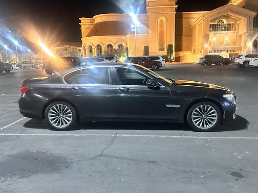 2011 BMW 750 i