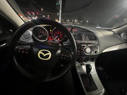 Black 2010 Mazda Mazda3 i Touring