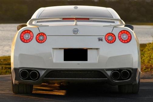 White 2011 Nissan GT-R Premium