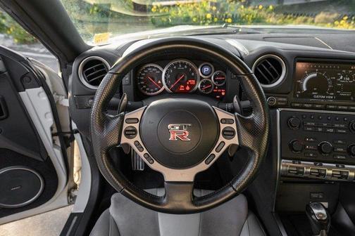 White 2011 Nissan GT-R Premium