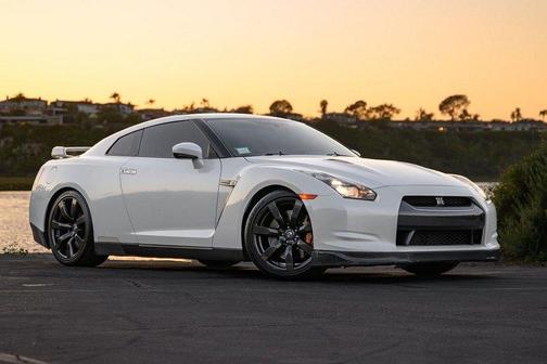 White 2011 Nissan GT-R Premium