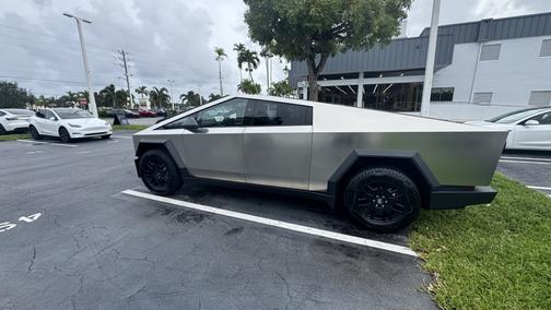 2024 Tesla Cybertruck Cyberbeast