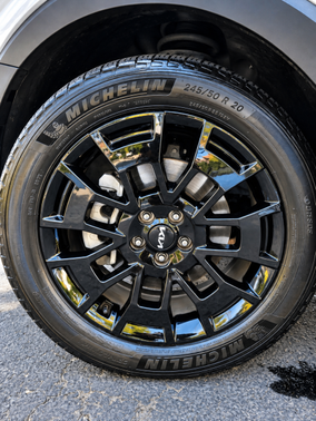 White 2022 Kia Telluride SX