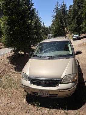 Gold 2000 Ford Windstar SEL