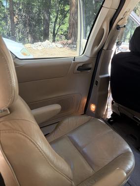 Gold 2000 Ford Windstar SEL