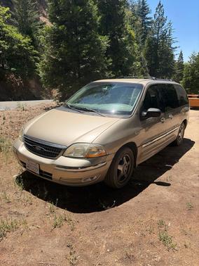 Gold 2000 Ford Windstar SEL