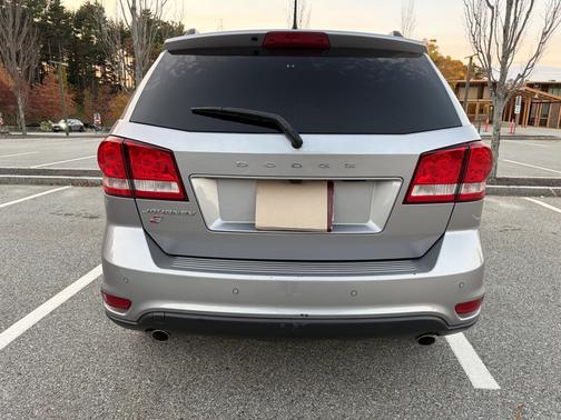Silver 2019 Dodge Journey SE