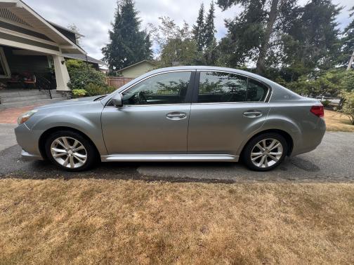 2013 Subaru Legacy 2.5i Premium