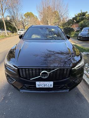 2021 Volvo XC60 Recharge Plug-In Hybrid T8 R-Design