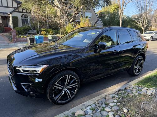 2021 Volvo XC60 Recharge Plug-In Hybrid T8 R-Design