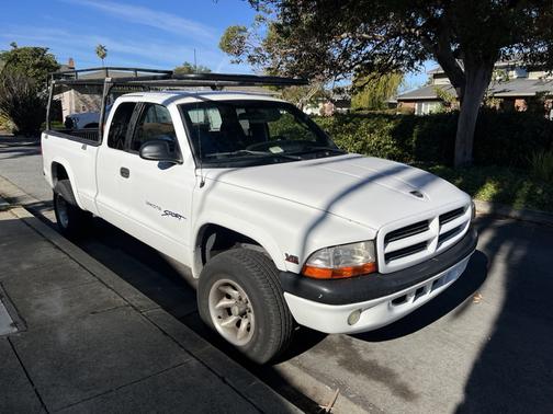 2000 Dodge Dakota Sport