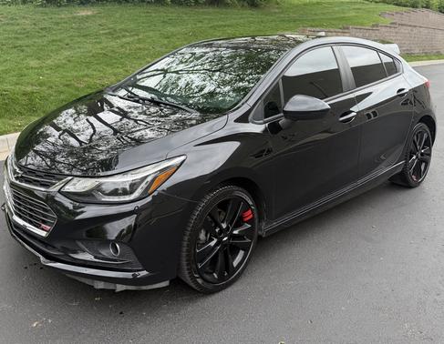 Black 2018 Chevrolet Cruze LT