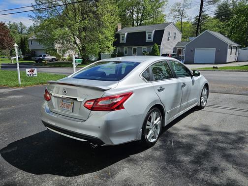 2017 Nissan Altima 3.5 SL