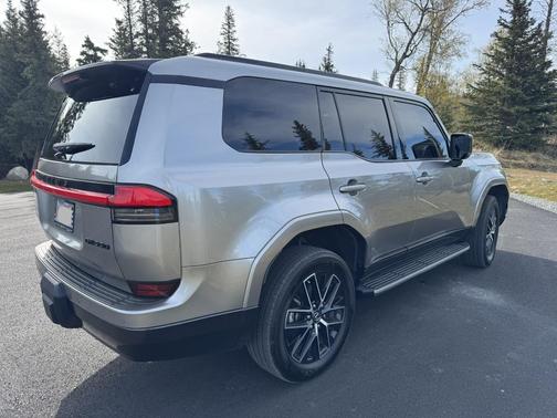 Gray 2025 Lexus GX 550 Premium+