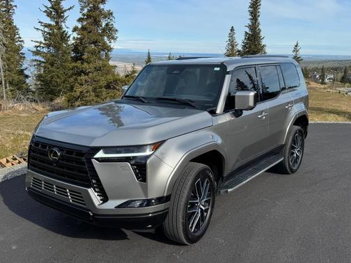 Gray 2025 Lexus GX 550 Premium+