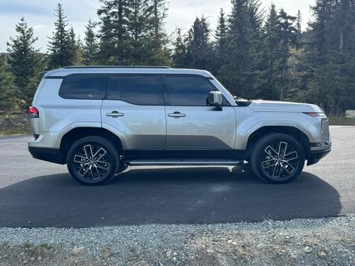 Gray 2025 Lexus GX 550 Premium+