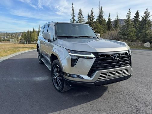 Gray 2025 Lexus GX 550 Premium+