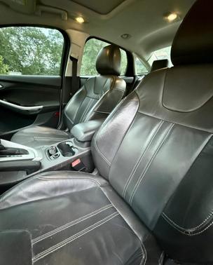 White 2014 Ford Focus SE