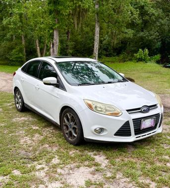 White 2014 Ford Focus SE