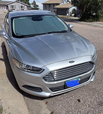 Silver 2014 Ford Fusion Hybrid SE