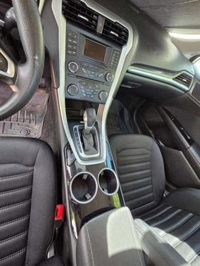 Silver 2014 Ford Fusion Hybrid SE