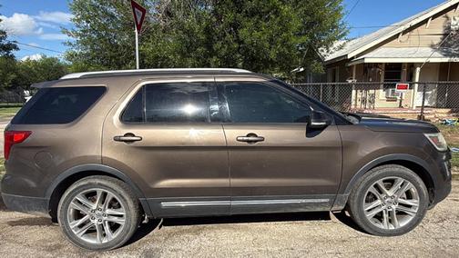 Brown 2016 Ford Explorer XLT