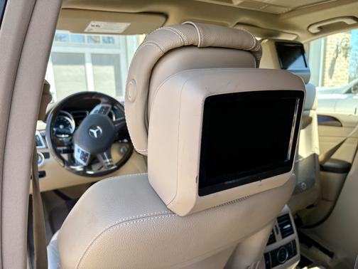 White 2015 Mercedes-Benz M-Class ML 250 BlueTEC 4MATIC